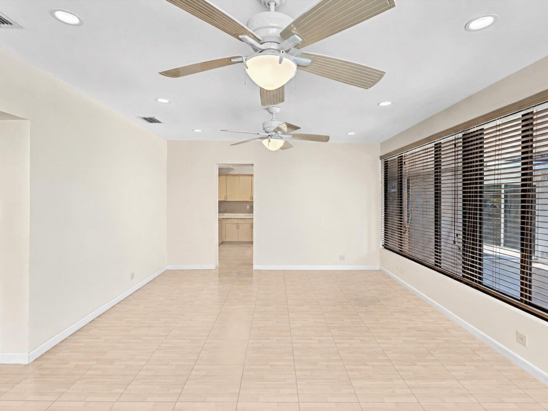 19321 NE 18th Place, Miami, FL 33179 Photo