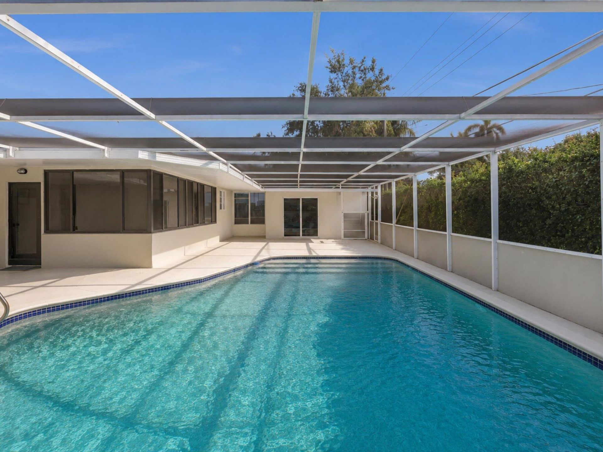19321 NE 18th Place, Miami, FL 33179 Photo