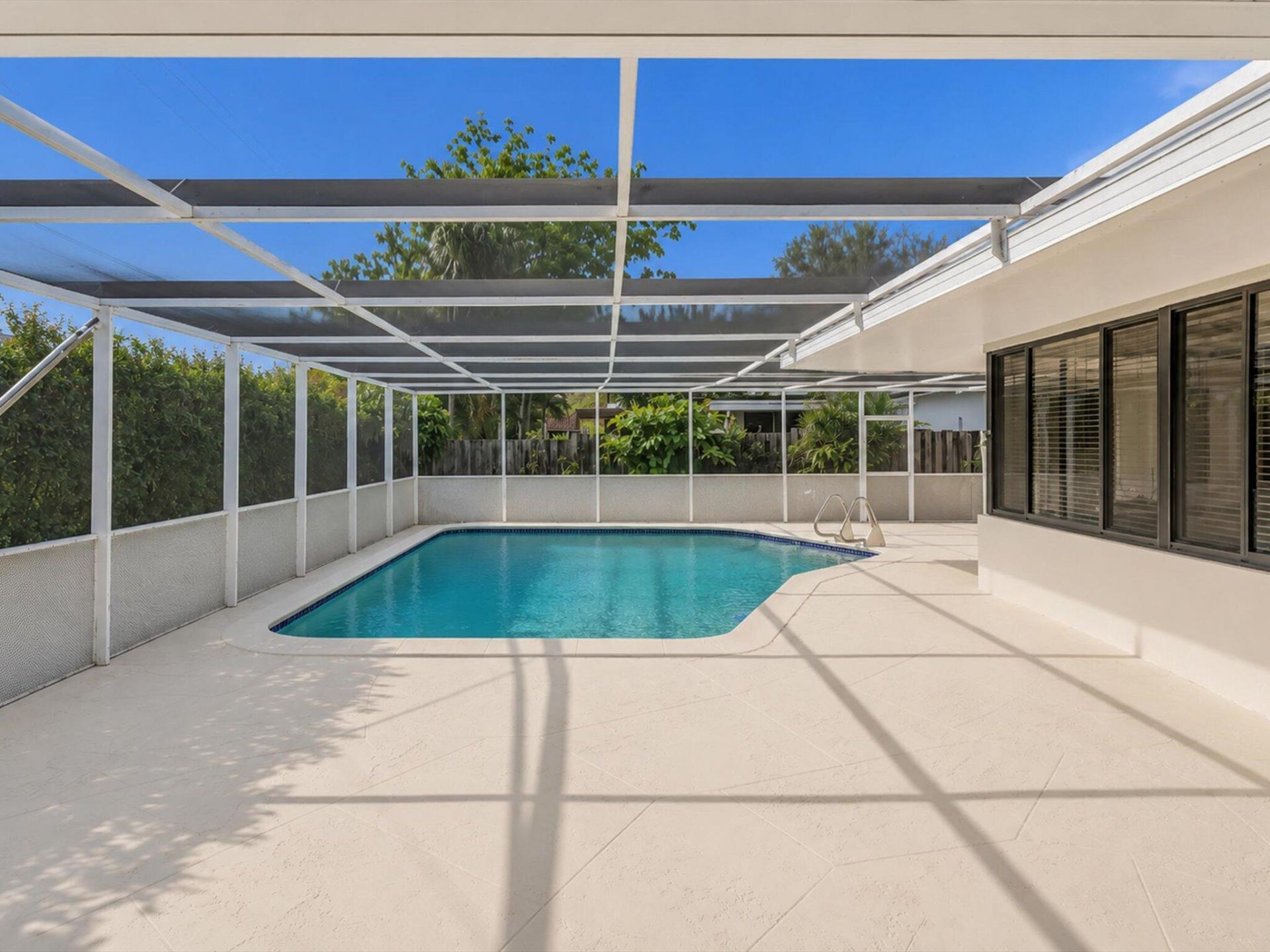19321 NE 18th Place, Miami, FL 33179 Photo