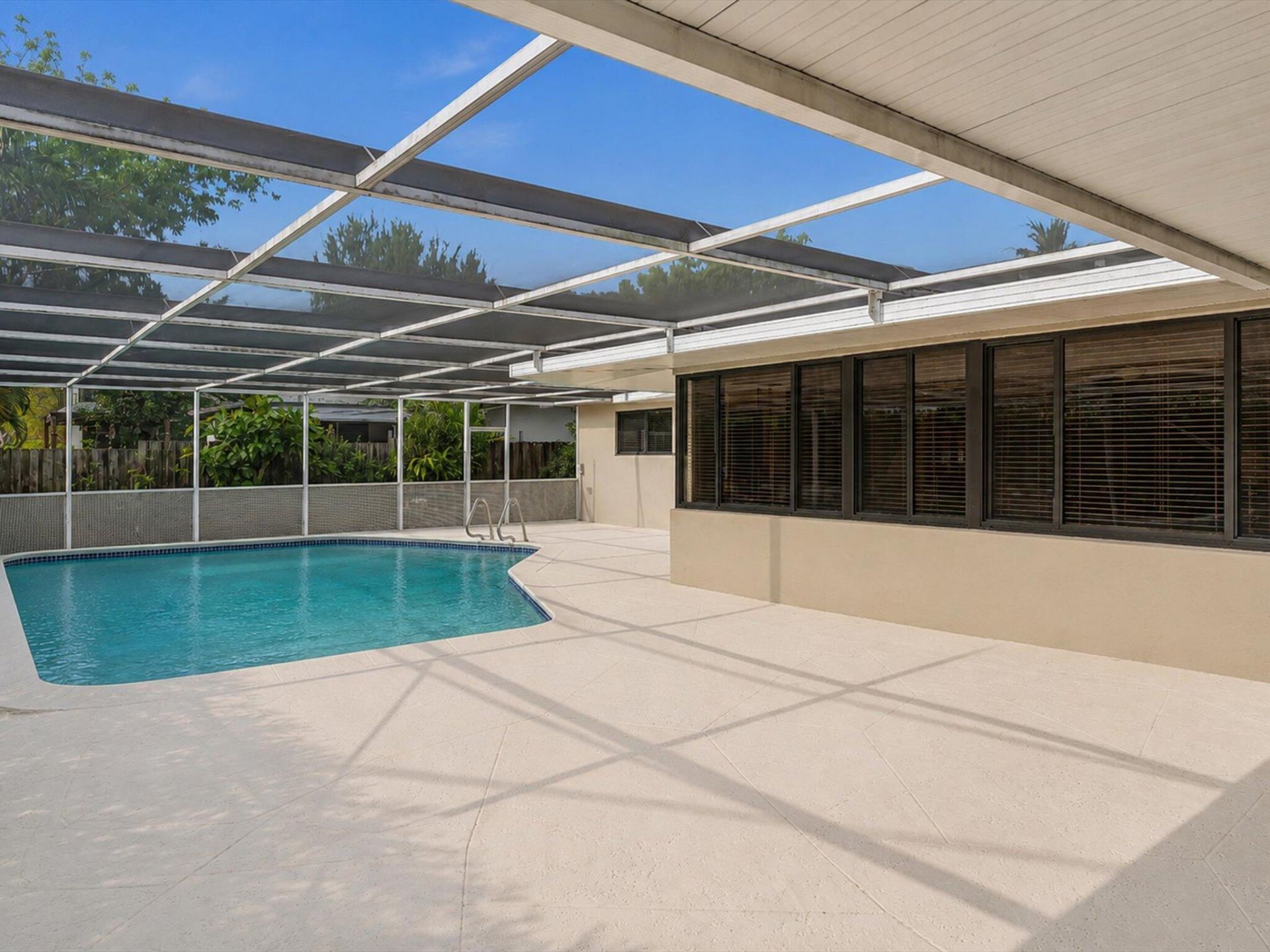 19321 NE 18th Place, Miami, FL 33179 Photo