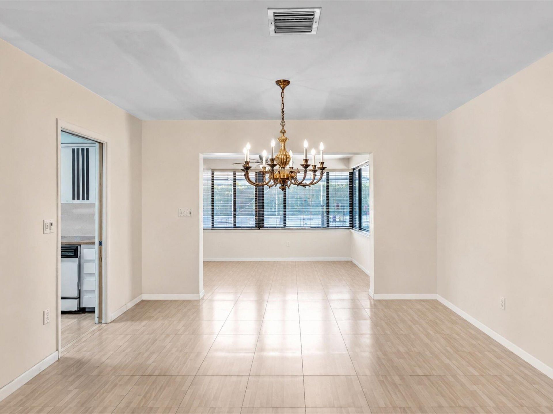 19321 NE 18th Place, Miami, FL 33179 Photo