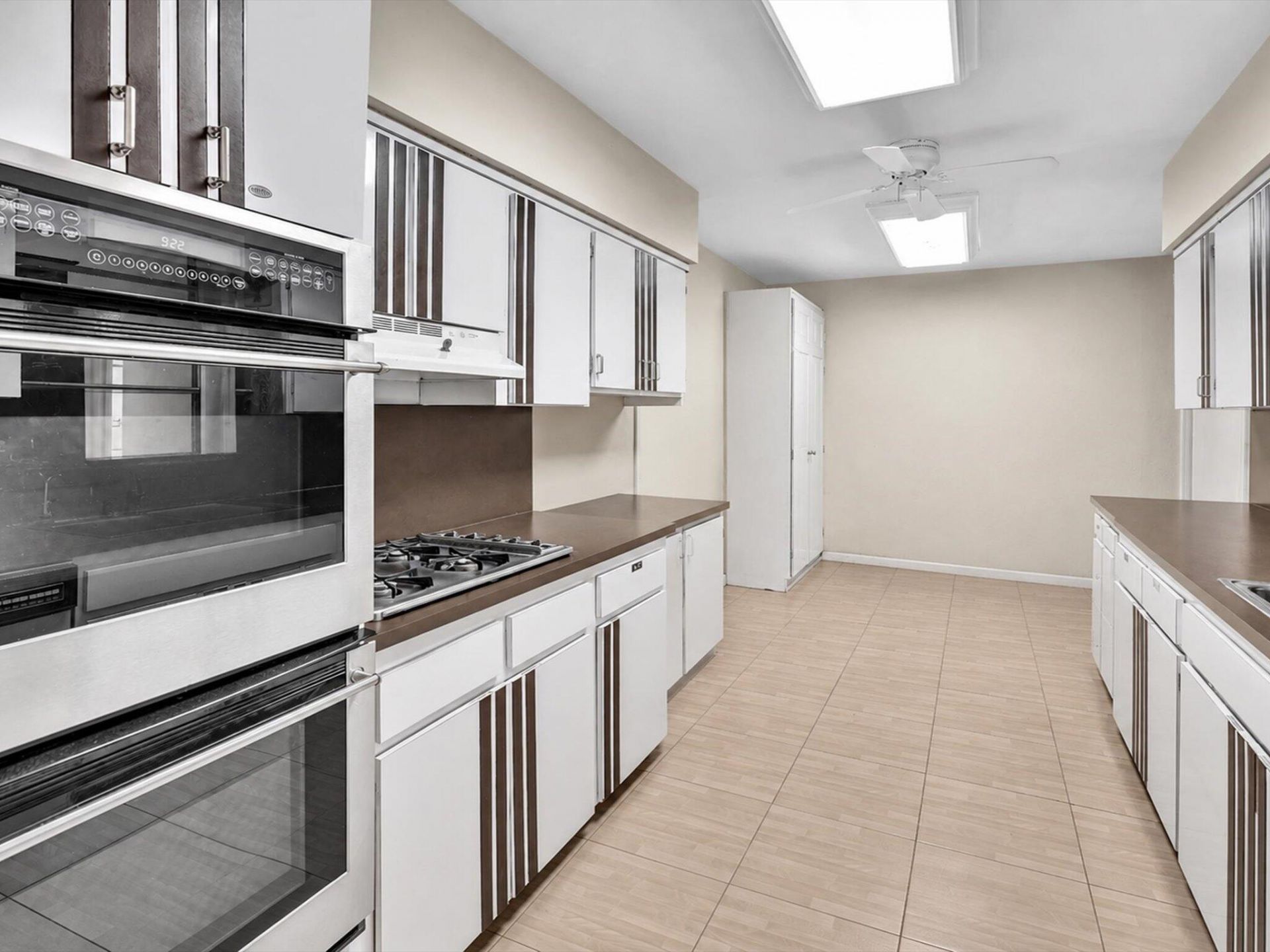 19321 NE 18th Place, Miami, FL 33179 Photo