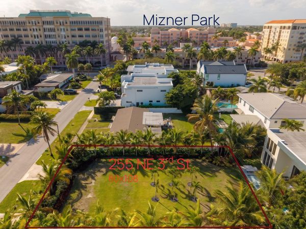 255 NE 3rd Street, Boca Raton, FL 33432
