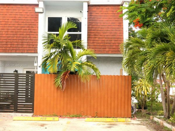 400 NW 107th Ave , Unit 10C, Miami, FL 33172