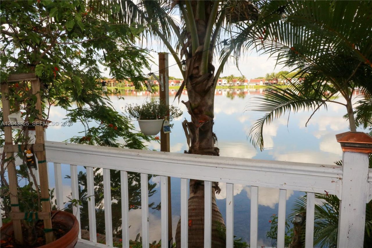 400 NW 107th Ave , Unit 10C, Miami, FL 33172 Photo