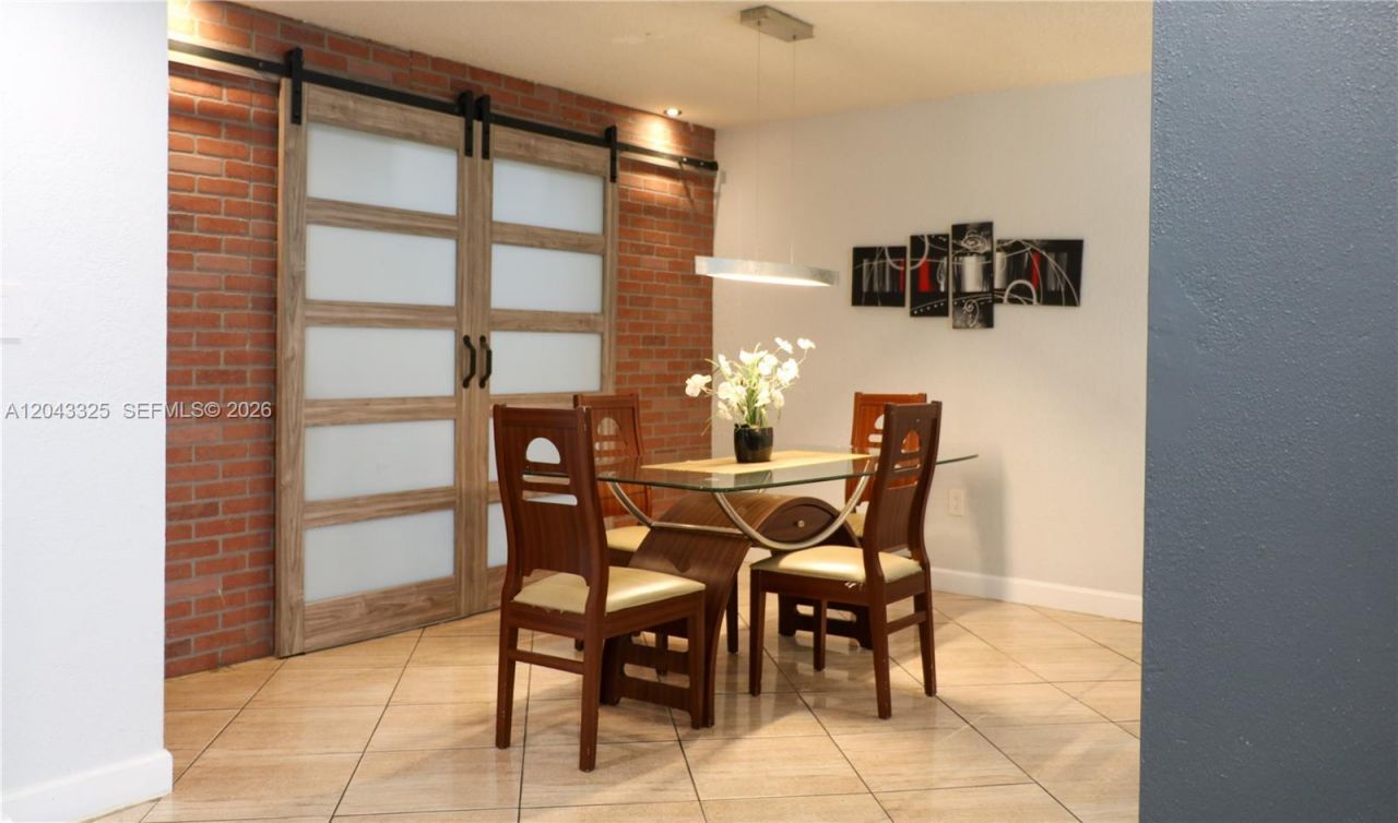 400 NW 107th Ave , Unit 10C, Miami, FL 33172 Photo