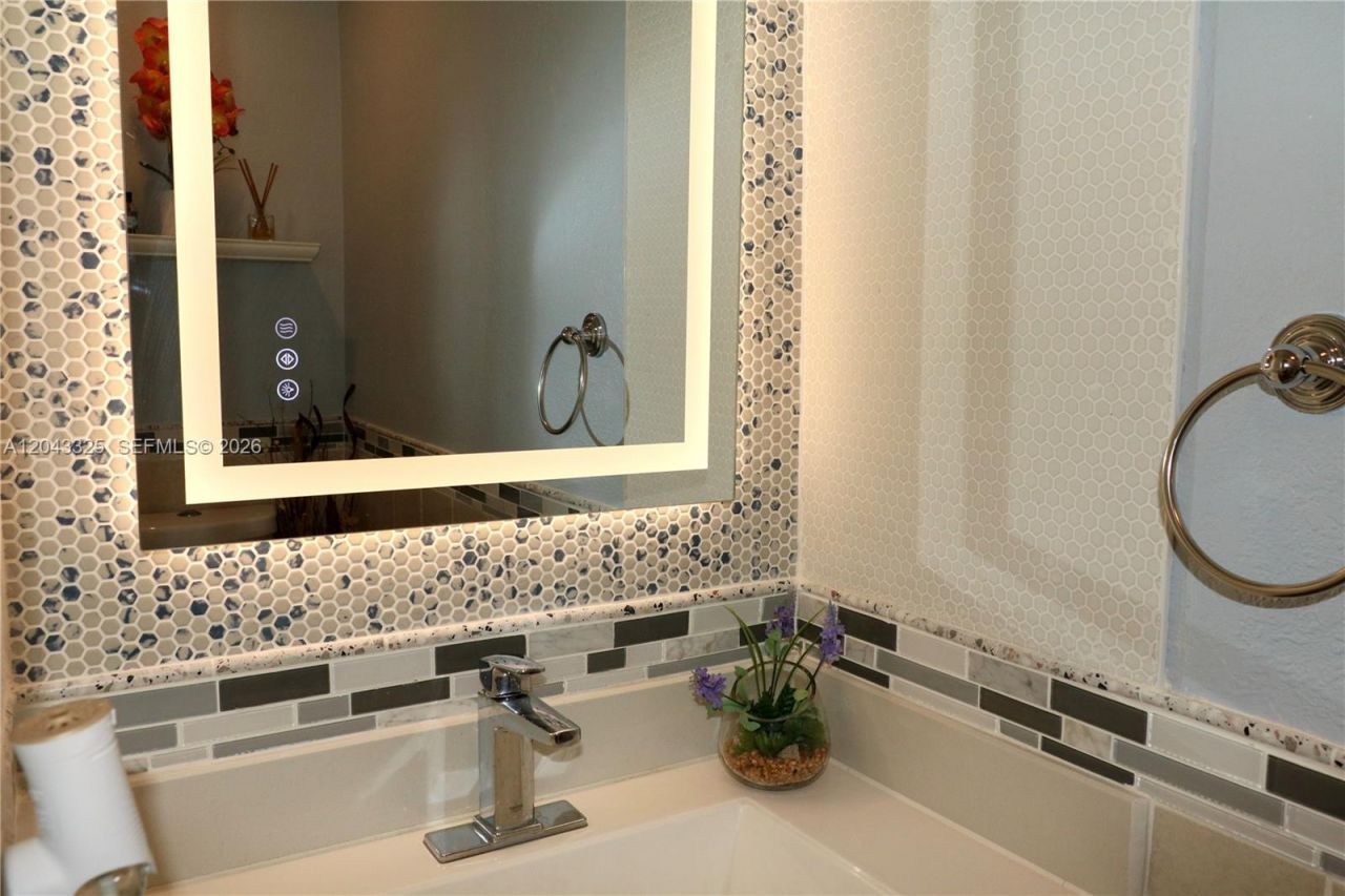 400 NW 107th Ave , Unit 10C, Miami, FL 33172 Photo