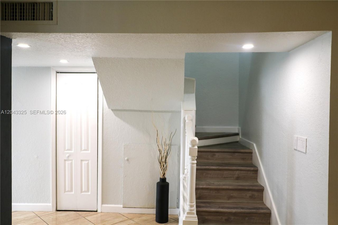 400 NW 107th Ave , Unit 10C, Miami, FL 33172 Photo