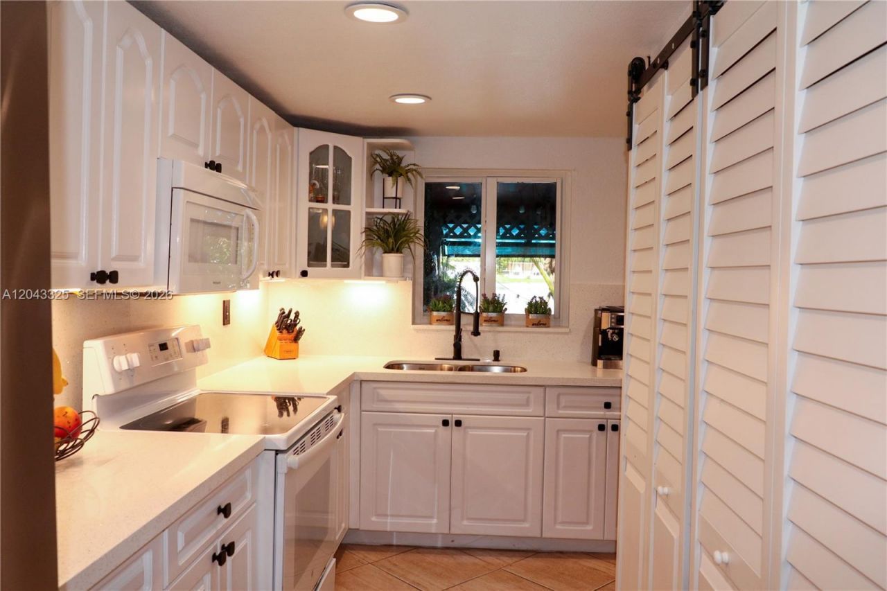 400 NW 107th Ave , Unit 10C, Miami, FL 33172 Photo