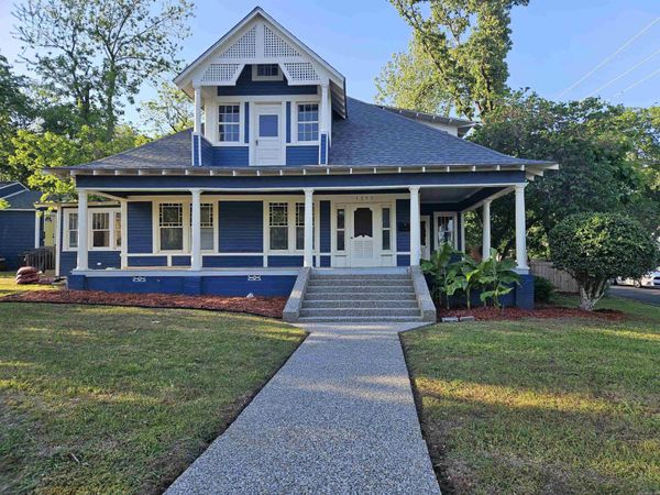 1202 Hobson Avenue , Hot Springs, AR 71913