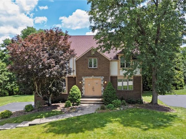 5848 Brian Dr, Bethel Park, PA 15102