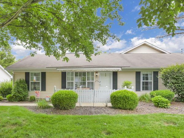 1330 Hillview Circle E, Newark, OH 43055