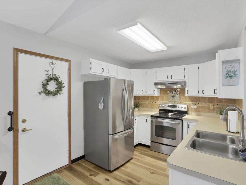 1330 Hillview Circle E, Newark, OH 43055 Photo 16