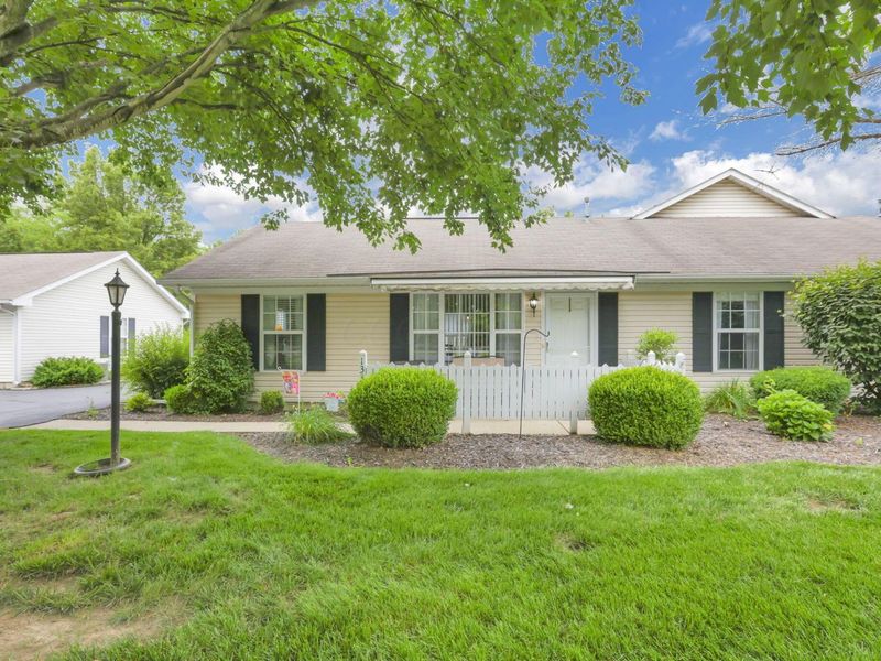 1330 Hillview Circle E, Newark, OH 43055 Photo 2