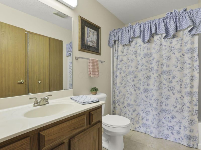 1330 Hillview Circle E, Newark, OH 43055 Photo 26