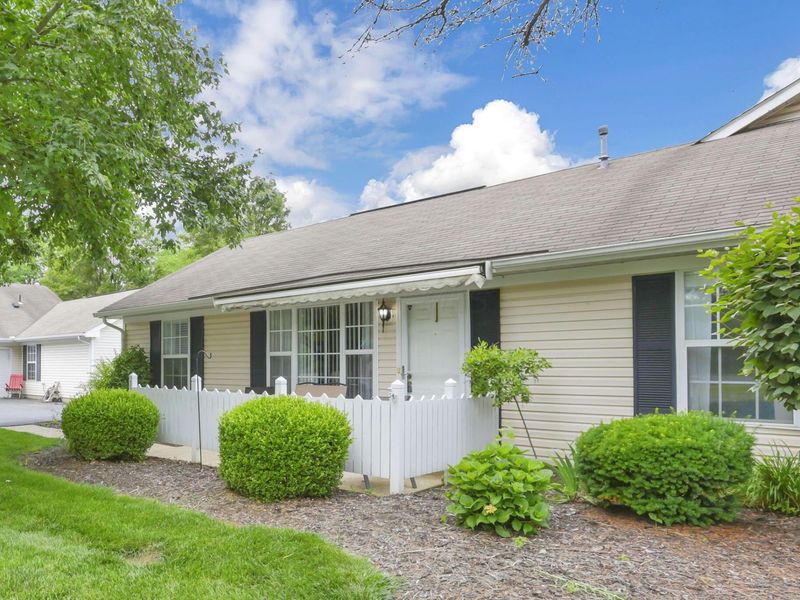 1330 Hillview Circle E, Newark, OH 43055 Photo 4