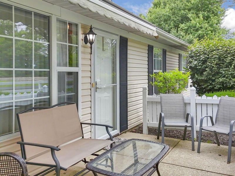 1330 Hillview Circle E, Newark, OH 43055 Photo 6