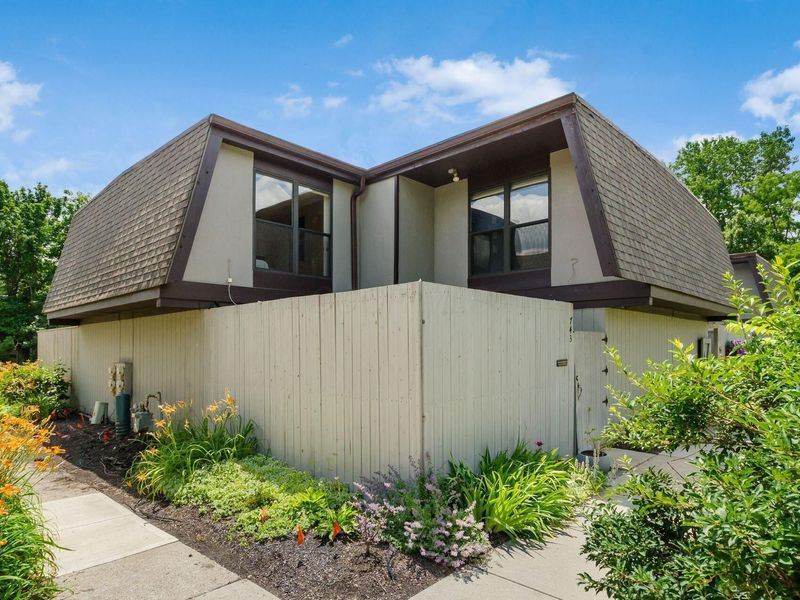 743 Worthington Forest Place , Columbus, OH 43229 Photo 1