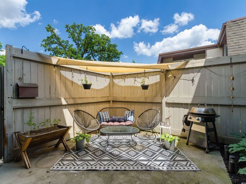 743 Worthington Forest Place , Columbus, OH 43229 Photo 3