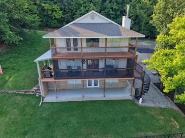 141 S Ash Street, Kuttawa, KY 42055