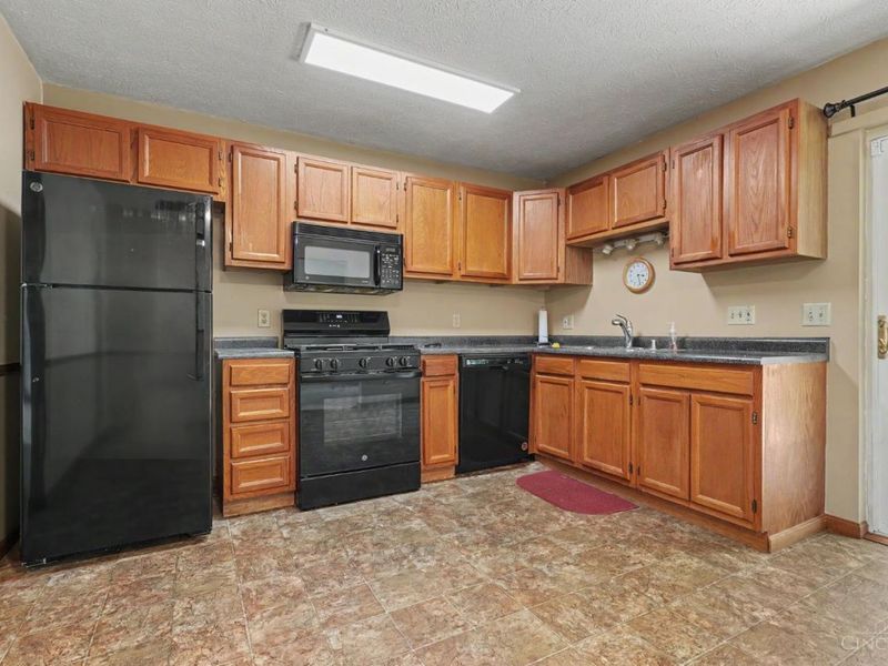 8684 Beckys Ridge Drive, Colerain Township, OH 45251 Photo 22