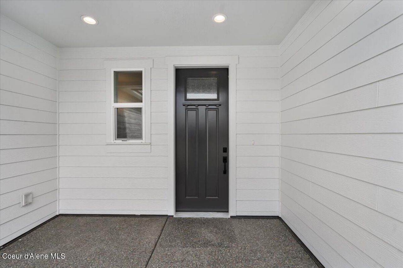 2718 N Cassiopeia St, Post Falls, ID 83854 Main Photo