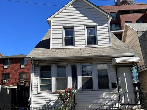 13611 Carlton Place , Flushing, NY 11354