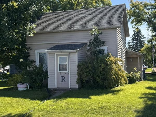 514 PACIFIC Avenue , Thompson, ND 58278