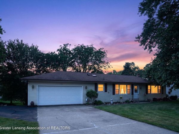 524 Gettysburg Drive, Lansing, MI 48917