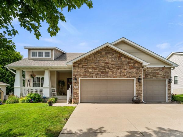 353 Georgetown Place , Norwalk, IA 50211
