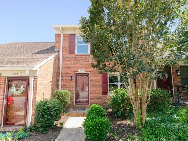 7680 The Points Place, Unit 302, Gloucester Point, VA 23062