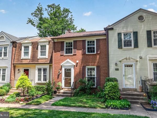 8618 DELLWAY LANE, VIENNA, VA 22180