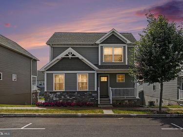 12 PACIFIC BOULEVARD, EPHRATA, PA 17522