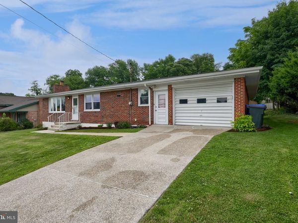 103 OAK KNOLL ROAD, NEW CUMBERLAND, PA 17070