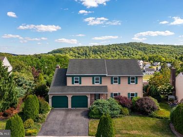 41 FLINT RIDGE DRIVE, SHILLINGTON, PA 19607