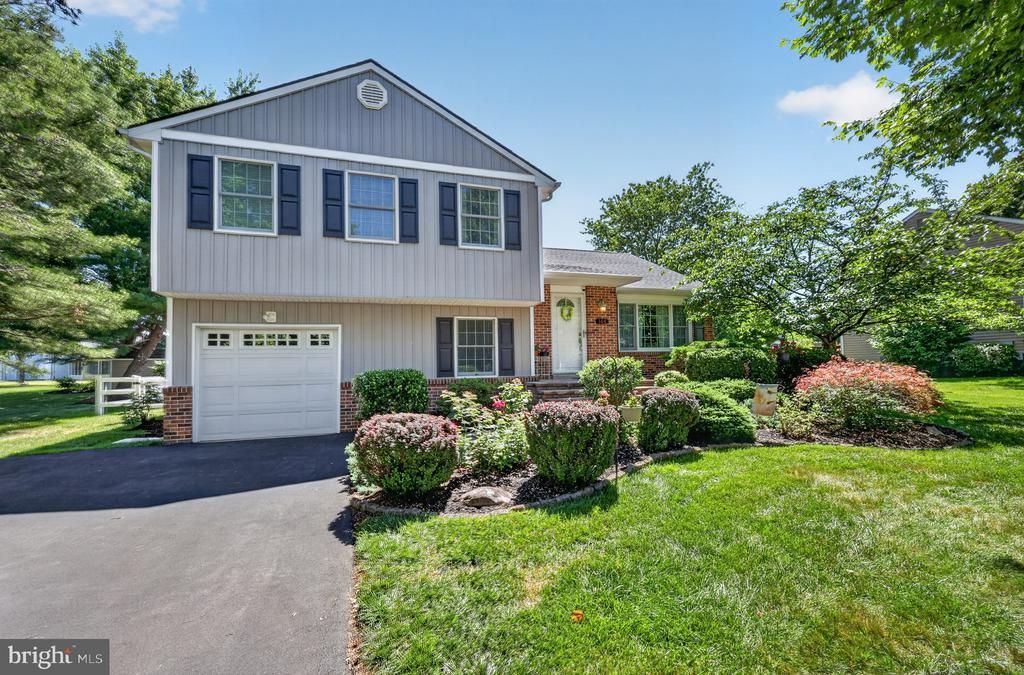 308 HOLLOW BRANCH LANE , YARDLEY, PA 19067