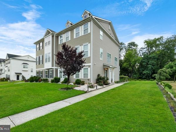 42 MOUNTIE LANE, CHESTERFIELD, NJ 08515