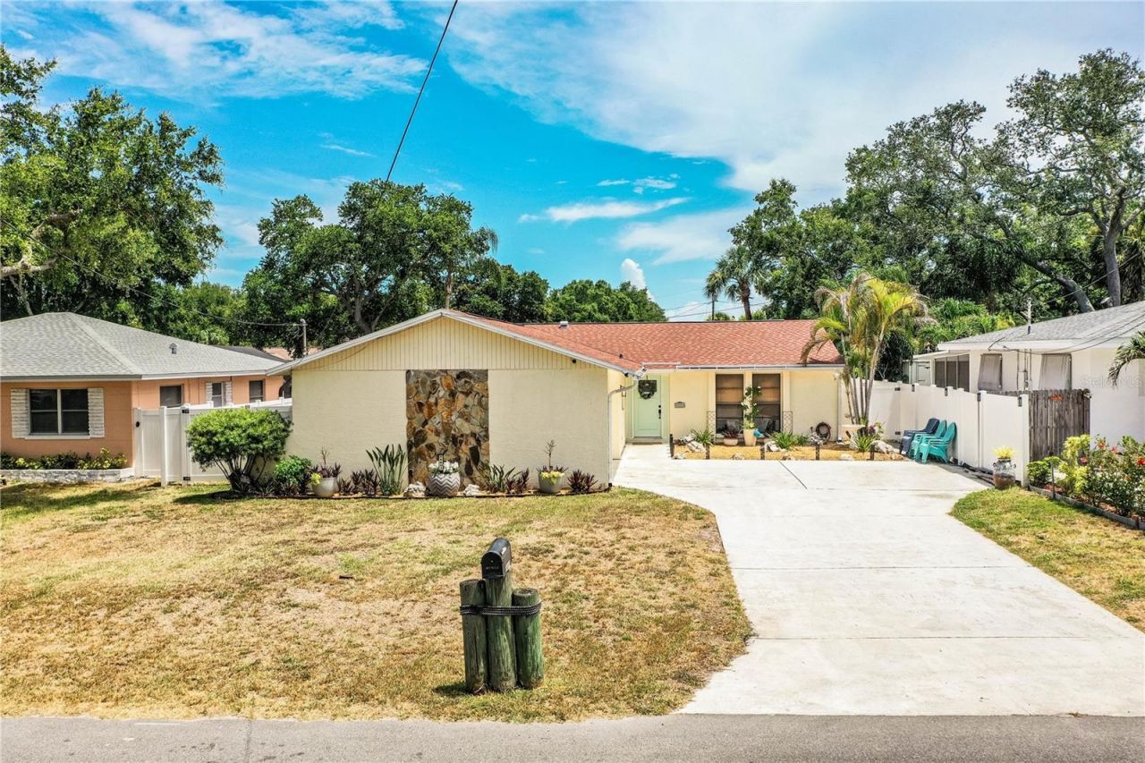 14803 Sunset Drive , Largo, FL 33774 Photo