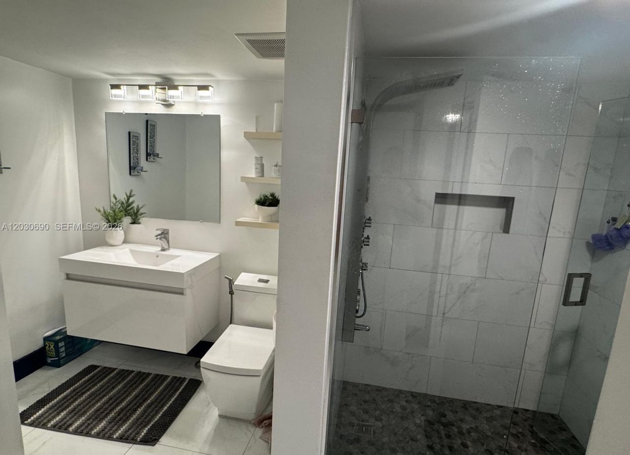 18306 NW 68th Ave , Unit A, Hialeah, FL 33015 Photo