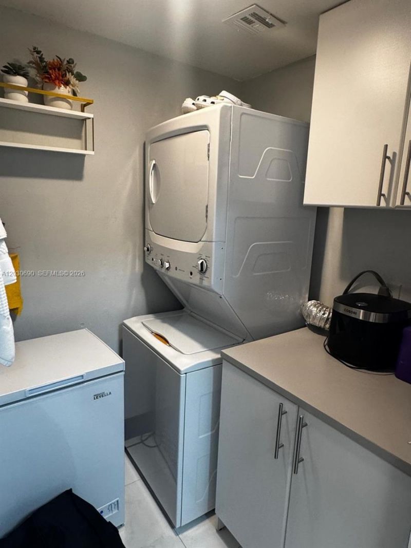 18306 NW 68th Ave , Unit A, Hialeah, FL 33015 Photo