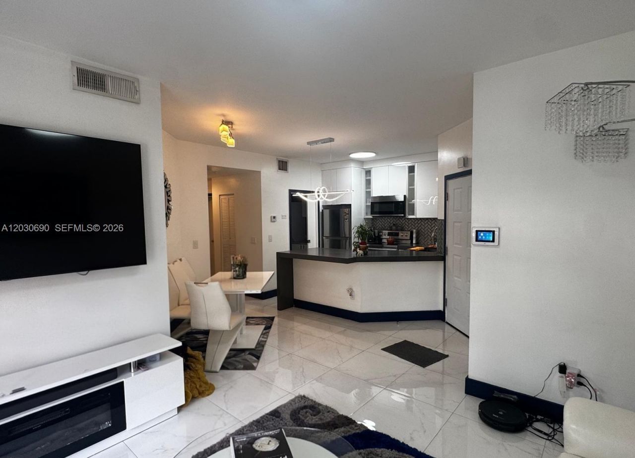 18306 NW 68th Ave , Unit A, Hialeah, FL 33015 Photo