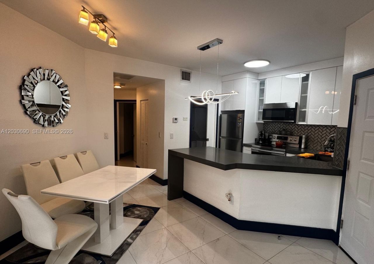18306 NW 68th Ave , Unit A, Hialeah, FL 33015 Photo