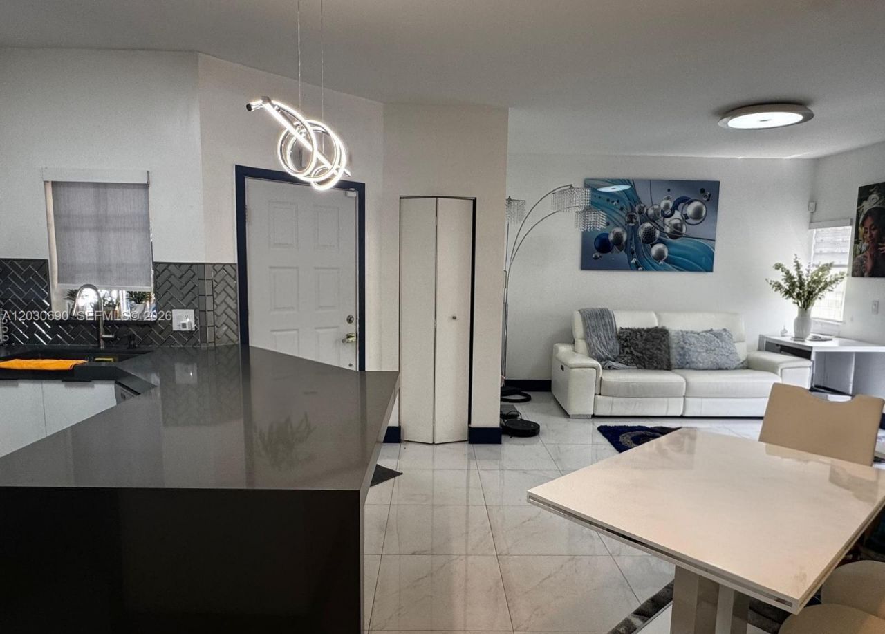 18306 NW 68th Ave , Unit A, Hialeah, FL 33015 Photo