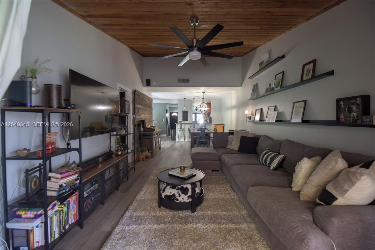 8356 NW 37th Pl , Unit E-9, Sunrise, FL 33351 Photo