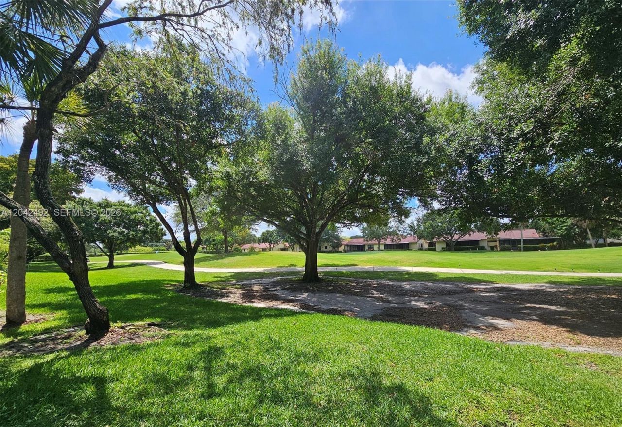 9520 Seagrape Dr , Unit 106, Davie, FL 33324 Photo
