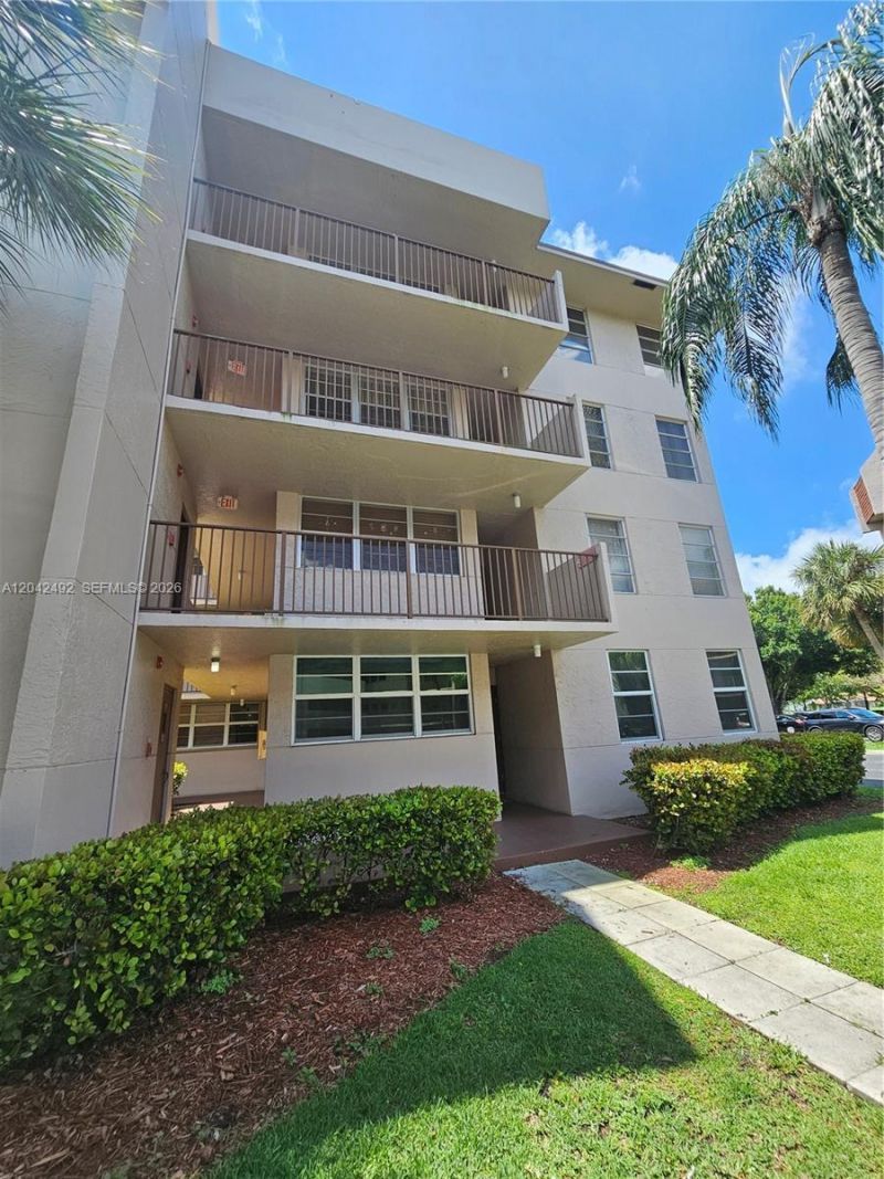 9520 Seagrape Dr , Unit 106, Davie, FL 33324 Photo