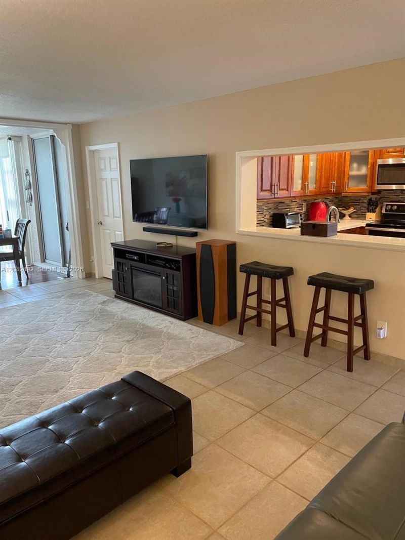 9520 Seagrape Dr , Unit 106, Davie, FL 33324 Photo