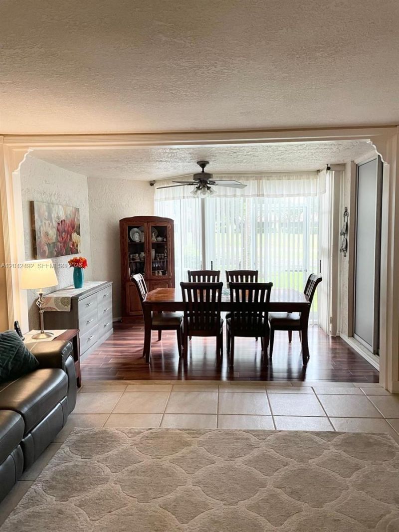 9520 Seagrape Dr , Unit 106, Davie, FL 33324 Photo