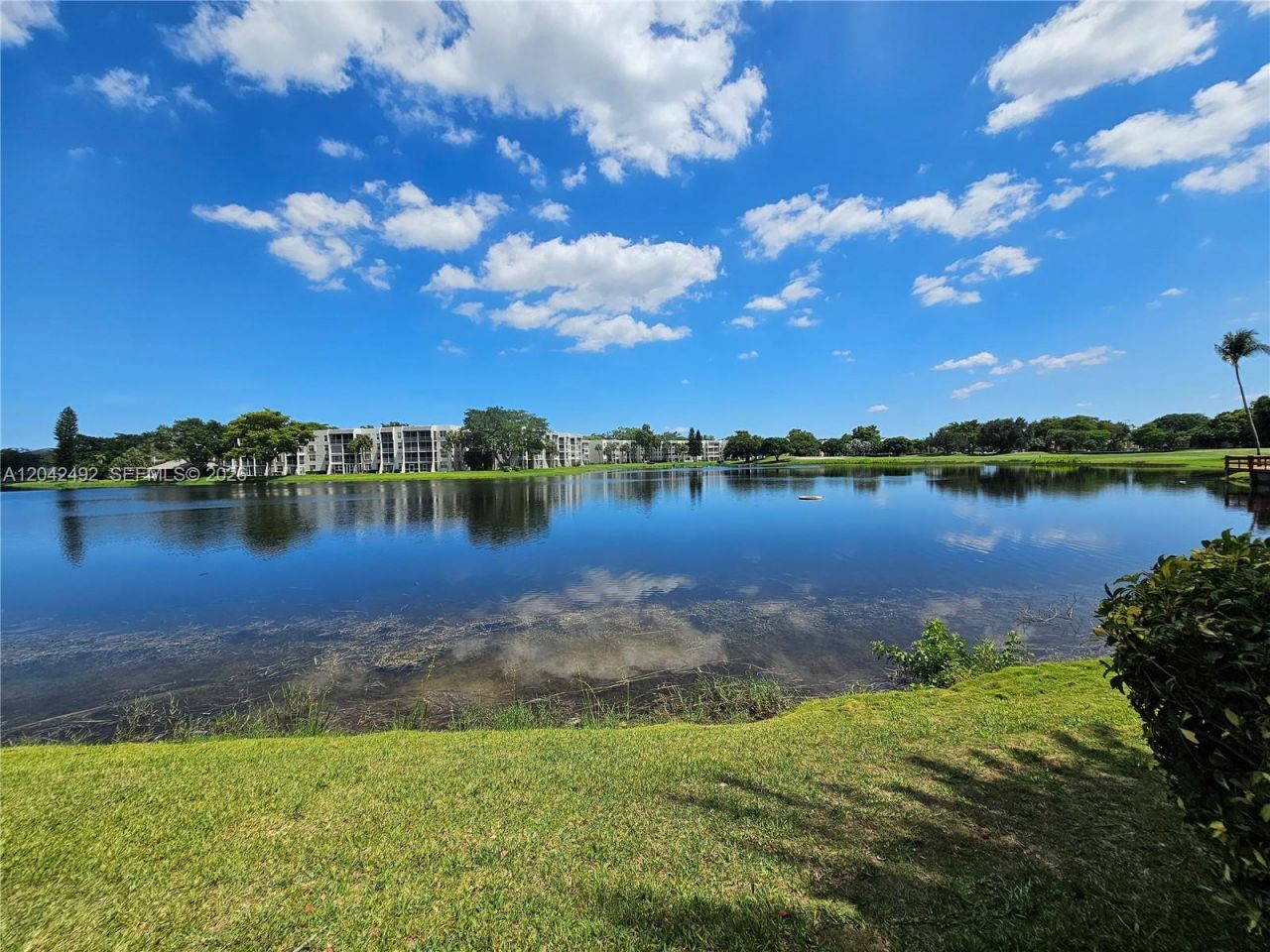 9520 Seagrape Dr , Unit 106, Davie, FL 33324 Photo