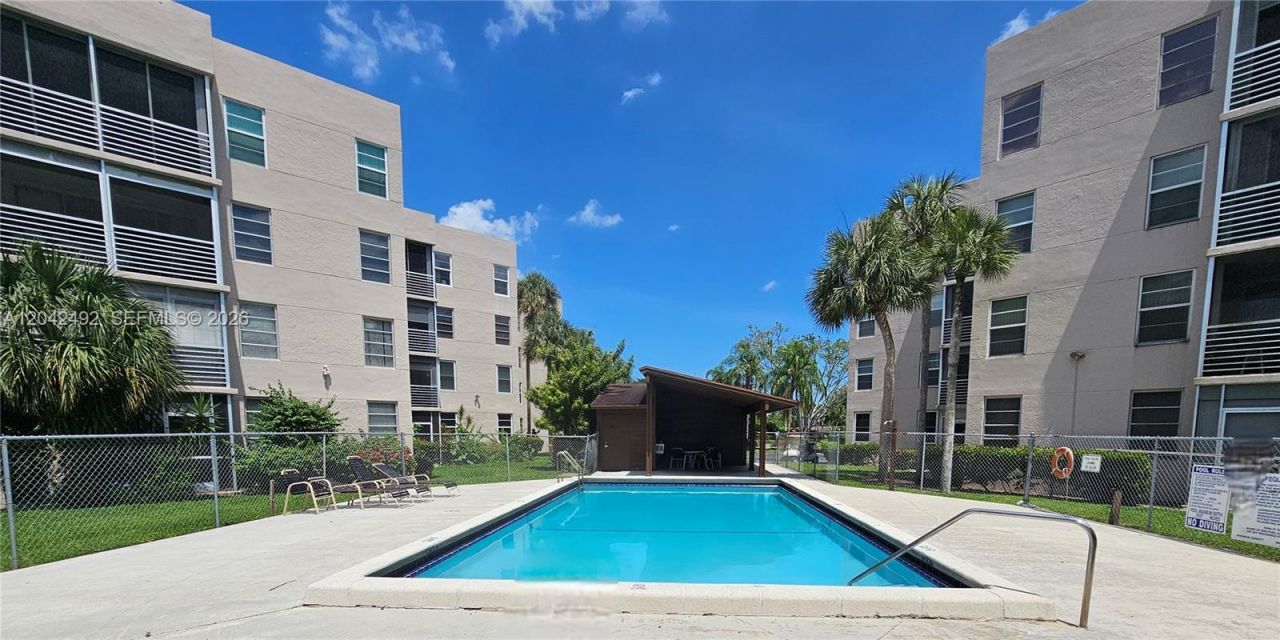 9520 Seagrape Dr , Unit 106, Davie, FL 33324 Photo